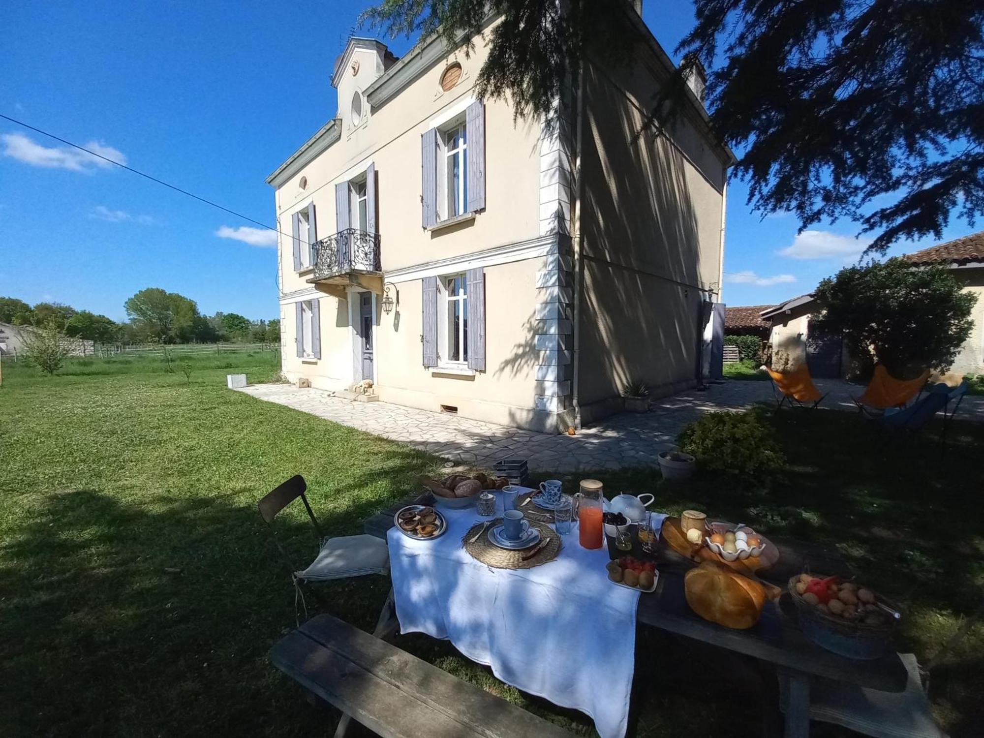 L' Embellie Sur Lot Bed & Breakfast Sainte-Livrade-sur-Lot Luaran gambar